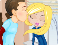 School Girl's First Kiss - GirlsUGames