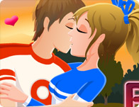 School Girl's First Kiss - GirlsUGames